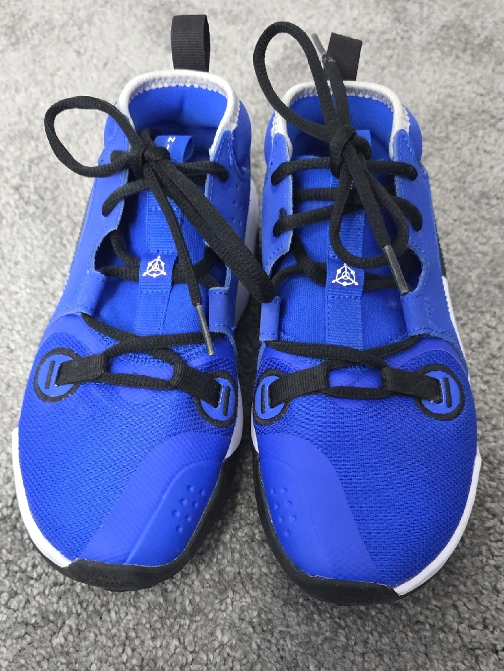 Nike Air Zoom Crossover 2 Shoes for Basketball. Boys size 3.5Y.